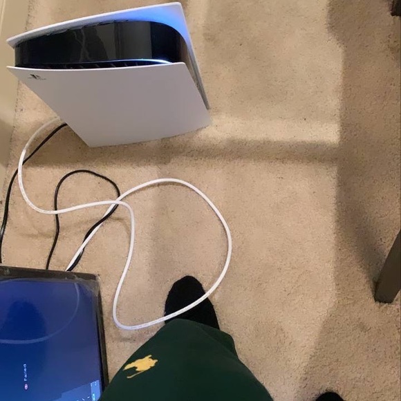 PlayStation 5 - Picture 2 of 2